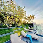 Luxury Edge Seaview อพาร์ทเม้น *