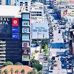 Luxury Edge Seaview Apartment