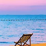 Luxury Edge Seaview Apartment