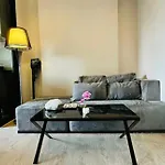 อพาร์ทเม้น Base Quiet King-bed With Infinity Pool & Free Netflix! Pattaya