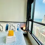 Base Quiet King-bed With Infinity Pool & Free Netflix! *