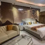 อพาร์ทเม้น 芭提雅中天维塔拉奢华黄金风格酒店公寓中天汽车站旁边 Pattaya