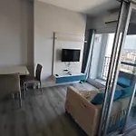 中心海新公寓烟花节日度假