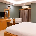 Curve Boutique * Pattaya
