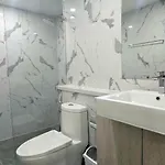 1br In Center *
