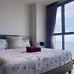 Breath Taking View, Amazing Sea View อพาร์ทเม้น Pattaya