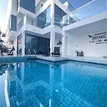 บ้านพัก Modern Pool 5 Minutes To Walking Street & *
