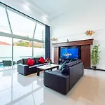Lagoon Breeze 4br Pool Near Walking Street วิลล่า