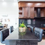 Lagoon Breeze 4br Pool Near Walking Street วิลล่า *