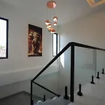 Villa Amarin - Huge 7 Bedroom Private Pool House In Pattaya Central Next To Walking Street