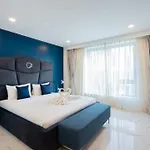 My Galaxy Pool 16br Near Jomtien