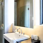 Modern 4br Pool In Good Location วิลล่า *