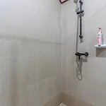 Thai 3b Pool Near Hollywood *