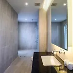 Modern 4br Pool In Good Location วิลล่า Pattaya