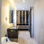 วิลล่า Modern 4br Pool In Good Location *