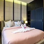 Modern 4br Pool In Good Location วิลล่า *