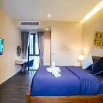 Modern 4br Pool In Good Location วิลล่า