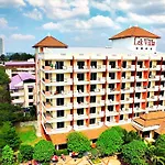 Lek Villa
