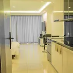 อพาร์ทเม้น Wong Amat Tower By Peter *