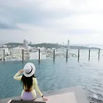 อพาร์ทเม้น Llx At The Base Pattaya