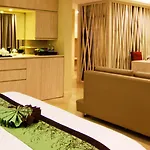 Hotel The 