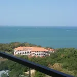 Apartment In The Peak Towers