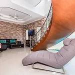 Tewaree - House Walking Street 4 Bedrooms Villa