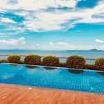The Peak Towers - Luxury High Floor Ocean View - 2 Pools & Gym *