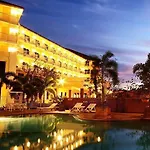 โรงแรม Cross Pratamnak Pattaya
