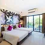 Hotel J 4*