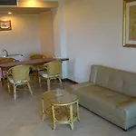 โรงแรม Cross Pratamnak Pattaya