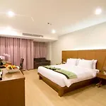 Hotel The 