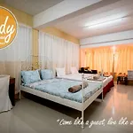 Sindy's Hostel *