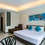 J Hotel 4*