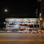 Asleep By Lantana Hostel *