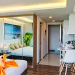 The Peak Towers - Luxury High Floor Ocean View - 2 Pools & Gym อพาร์ทเม้น