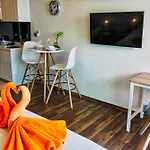 The Peak Towers - Luxury High Floor Ocean View - 2 Pools & Gym