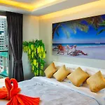 The Peak Towers - Luxury High Floor Ocean View - 2 Pools & Gym อพาร์ทเม้น Pattaya