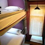 Asleep By Lantana Hostel *