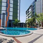 Lakkhana Poolside Resort