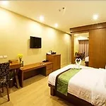 Hotel The 