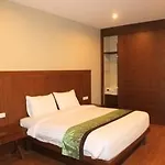 Hotel The 