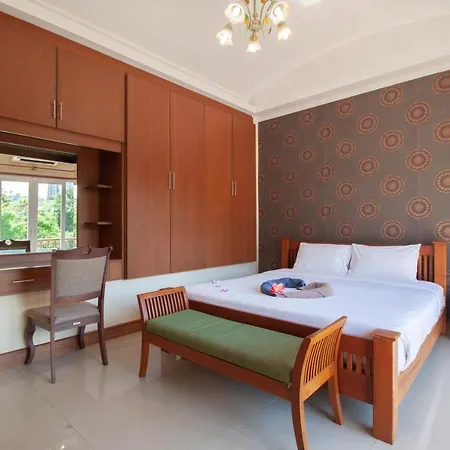 3 Bedroom Town With Private Pool Holiday home