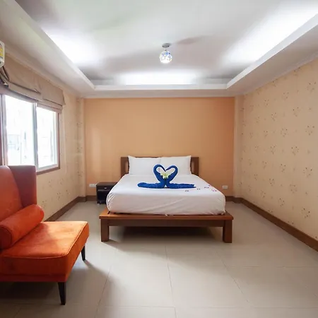 3 Bedroom Town With Private Pool Pattaya