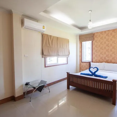 3 Bedroom Town With Private Pool * Pattaya