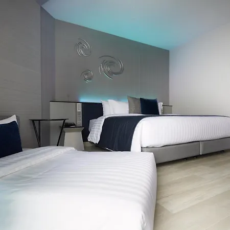 Grande Centre Point Hotel 5*