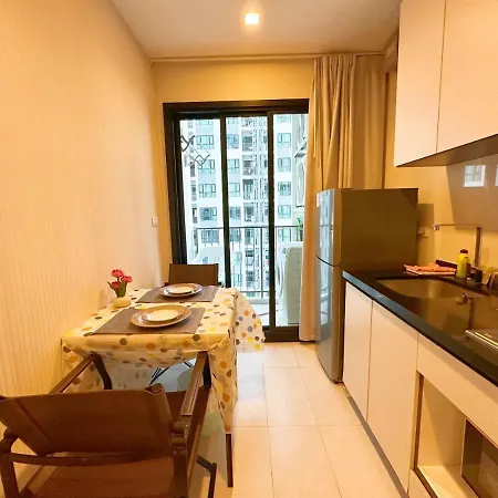 Apartment ＃.芭提雅人气王the Base打卡无边泳池 黄金地段＃网红公寓 *