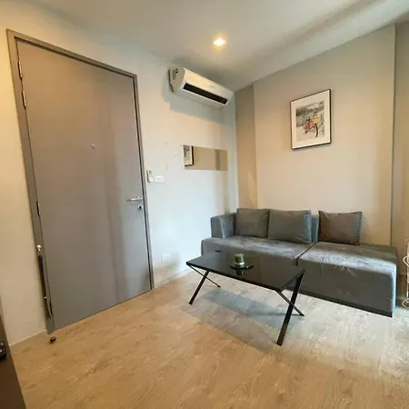 The Base 网红公寓顶楼无边泳池中文房东 Apartment Pattaya