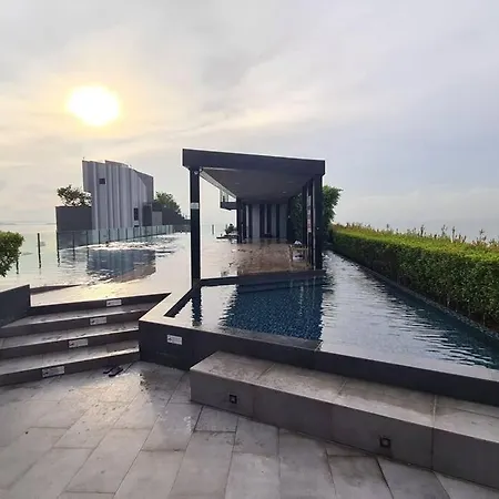 Apartment The Base Central Condominium - Best Location!
