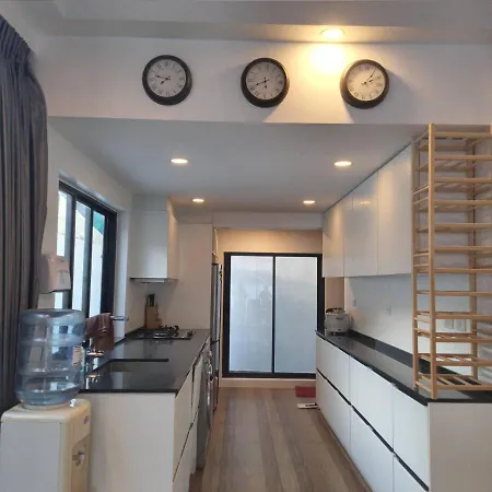 Waking Street 5 Bedroom Pool *